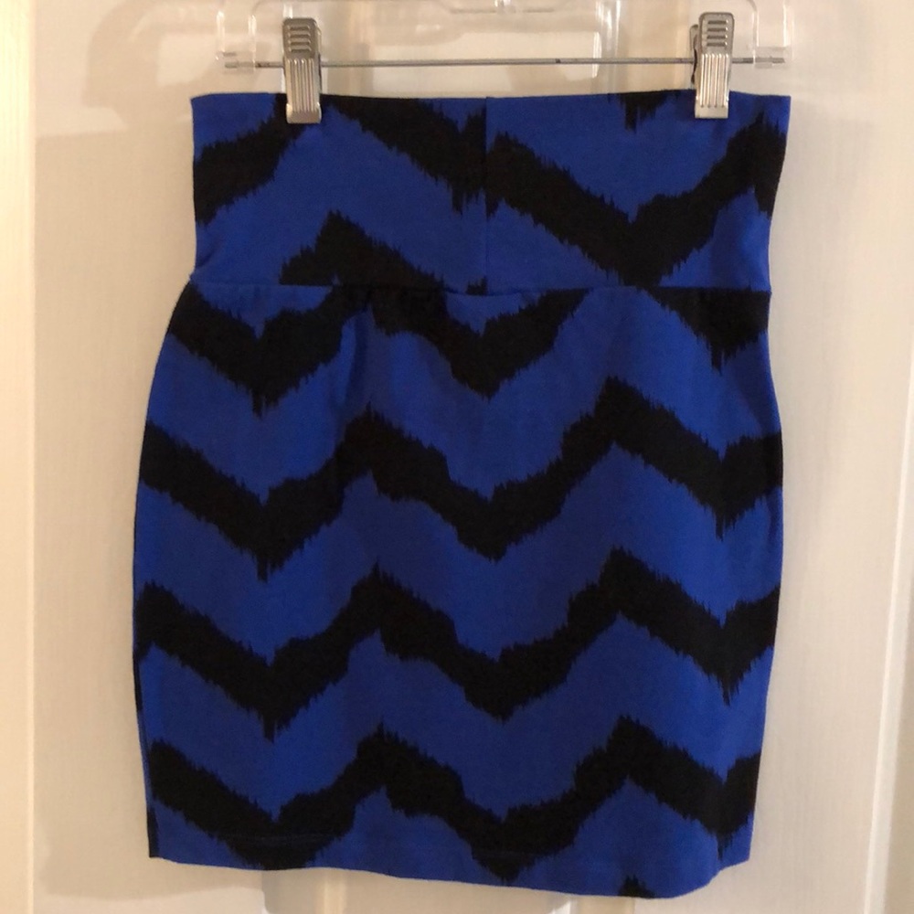 Charlotte Russe Blue/black Zig Zag Skirt - Picture 3 of 3
